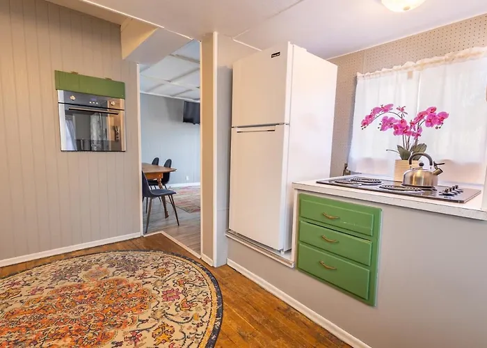Rustic 2 Bedroom Boho Holiday home *